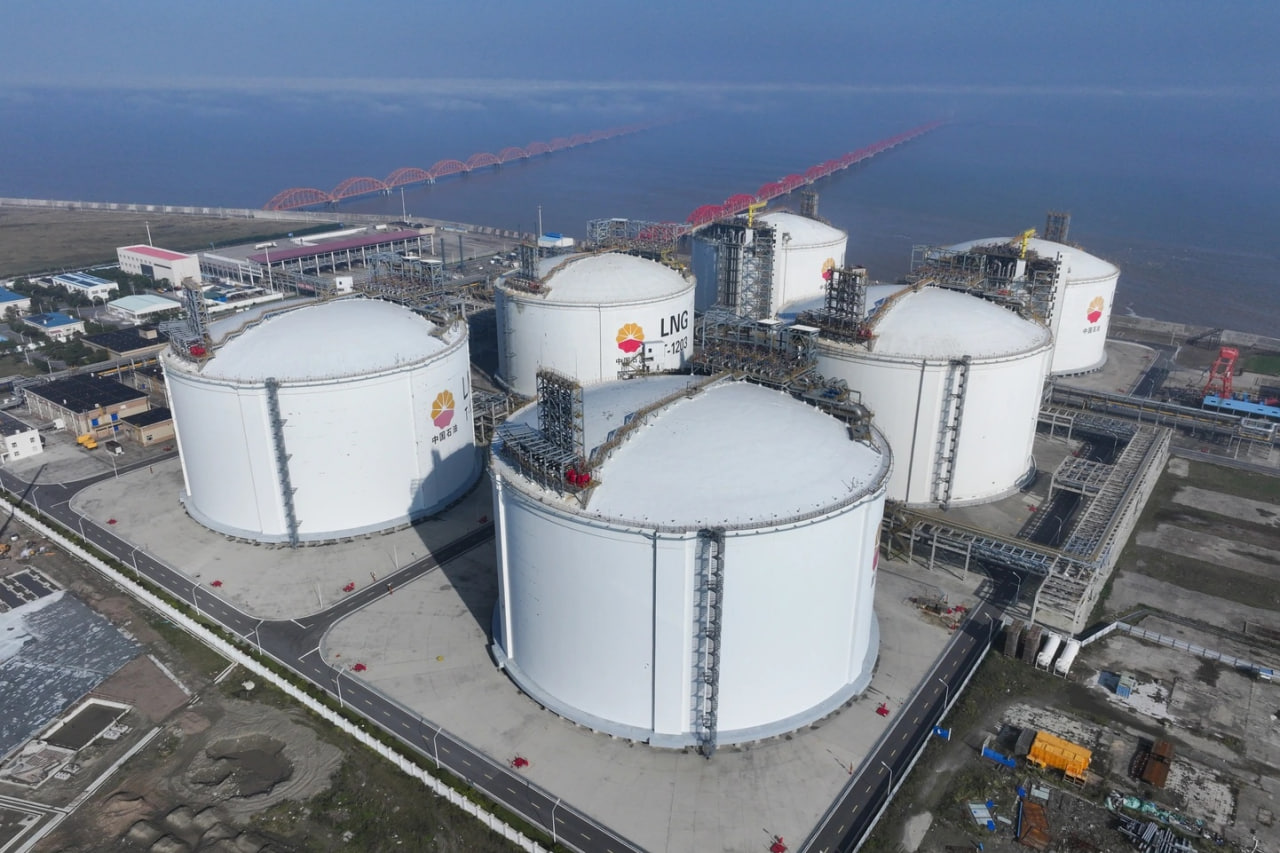 原油期货突破关键阻力位,技术面走势强劲,上涨趋势确立